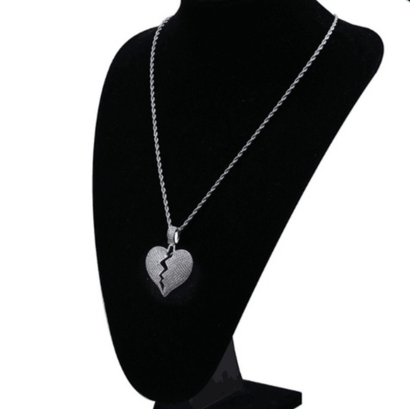 NWT Silver Heart Broken Iced Out Pendant Neckl… - Picture 5 of 11